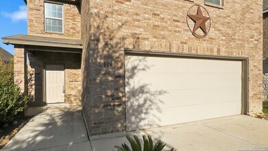 2814 High Castle in San Antonio, TX - Building Photo - Building Photo