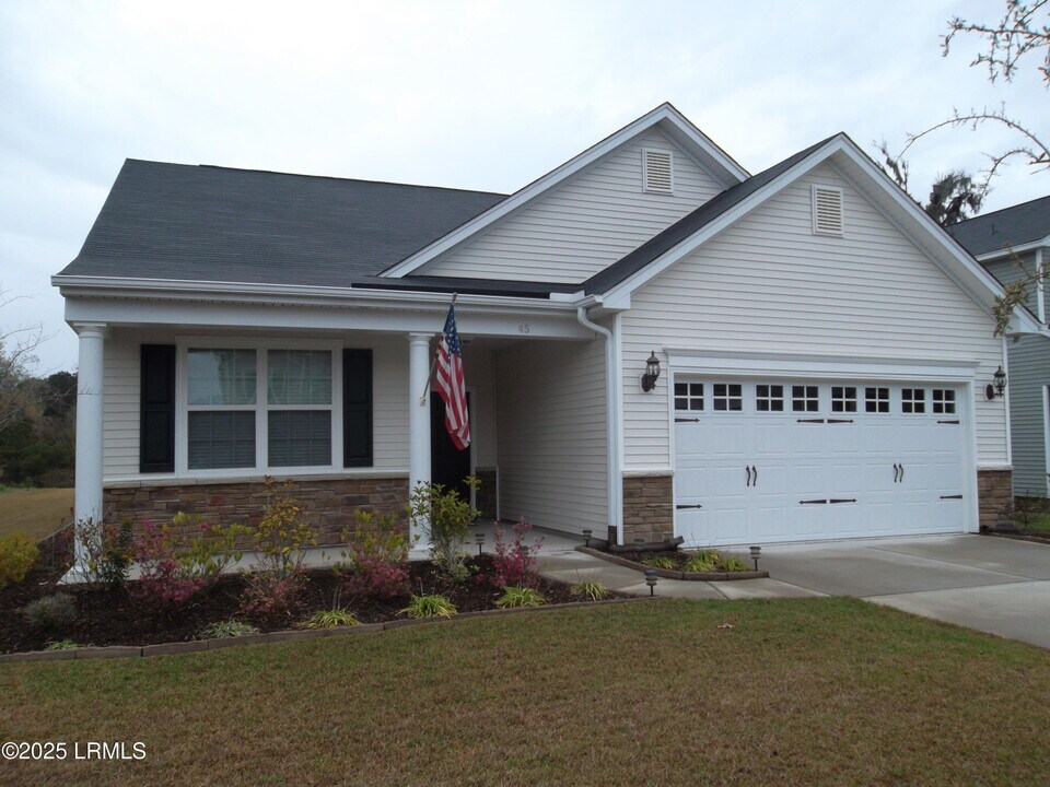 45 Pennyroyal Way in Beaufort, SC - Building Photo