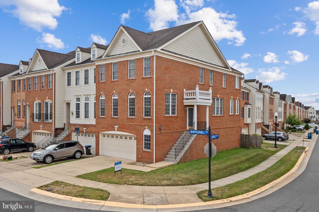25370 Whippoorwill Terrace in South Riding, VA - Foto de edificio