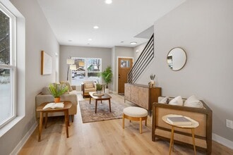 423 12th Ave N in Hopkins, MN - Building Photo - Building Photo