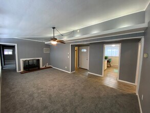 6127 MacKenzie Rd in North Olmsted, OH - Building Photo - Building Photo