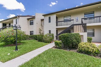 8535 Casa Del Lago in Boca Raton, FL - Building Photo - Building Photo