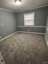 3201 Searcy Dr NW in Huntsville, AL - Foto de edificio - Building Photo