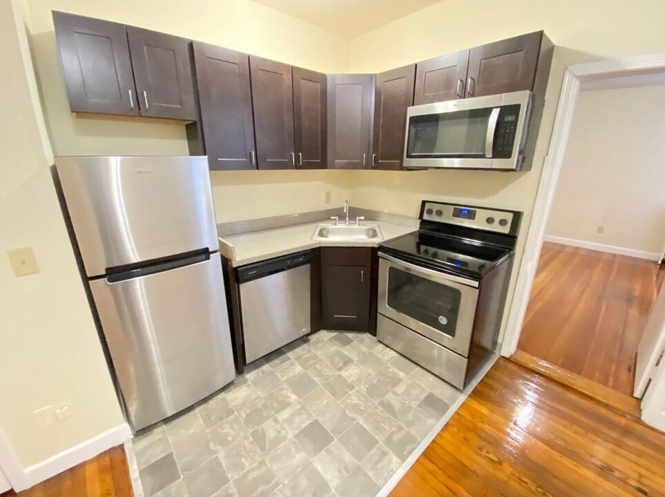 1128 Commonwealth Ave, Unit 2 in Boston, MA - Building Photo