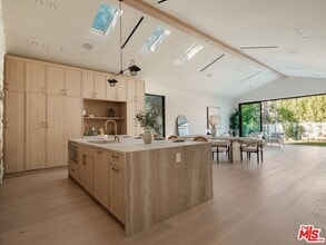 14647 Morrison St in Los Angeles, CA - Building Photo - Building Photo