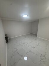 61 Forest Rd in Valley Stream, NY - Building Photo - Building Photo