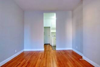 25 Clinton Street in New York, NY - Building Photo - Interior Photo