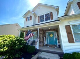 30 Millbrook Court in Easton, PA - Building Photo