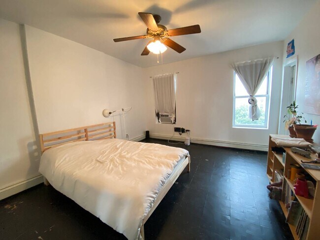 77 Dikeman St-Unit -#4 in Brooklyn, NY - Building Photo - Building Photo