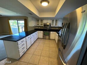 6108 E Vernon Ave in Scottsdale, AZ - Foto de edificio - Building Photo