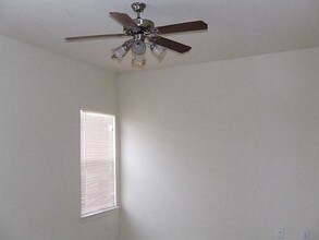 422 Blake Ln in Midlothian, TX - Building Photo - Building Photo