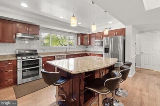 6306 Maiden Ln in Bethesda, MD - Building Photo - Building Photo