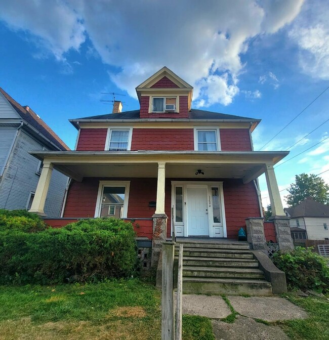 property at 1220 8th St NW