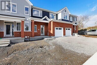 371 Falsetto St in Ottawa, ON - Building Photo - Building Photo