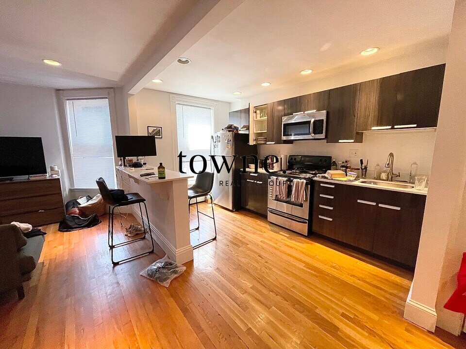 60 Massachusetts Ave, Unit 4 in Boston, MA - Building Photo