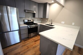 703 N Lincoln St in Orange, CA - Building Photo - Building Photo