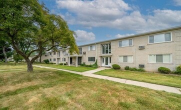 4113 Telegraph Rd in Bloomfield Hills, MI - Building Photo - Building Photo