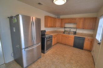9805 Salem Rd NE in Albuquerque, NM - Building Photo - Building Photo