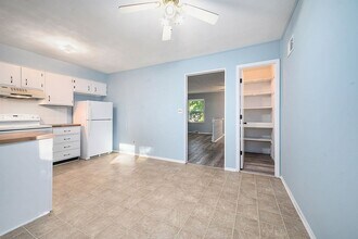 2825 Tepee Ave in Independence, MO - Building Photo - Building Photo