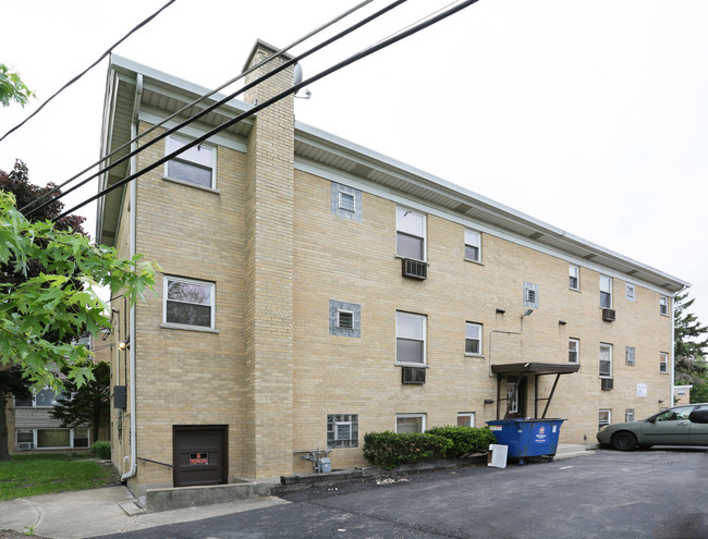 521 S Michigan Ct in Addison, IL - Foto de edificio - Building Photo