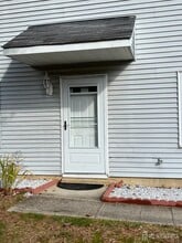 100 Wyndmoor Dr in East Windsor, NJ - Building Photo - Building Photo