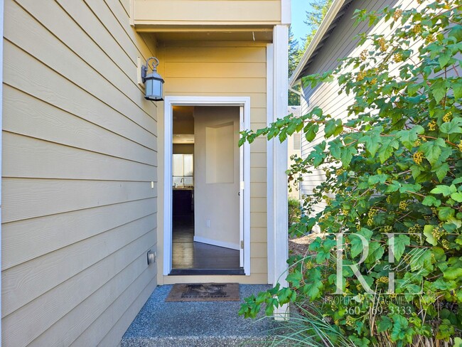 1564 NE Odessa Way in Poulsbo, WA - Building Photo - Building Photo