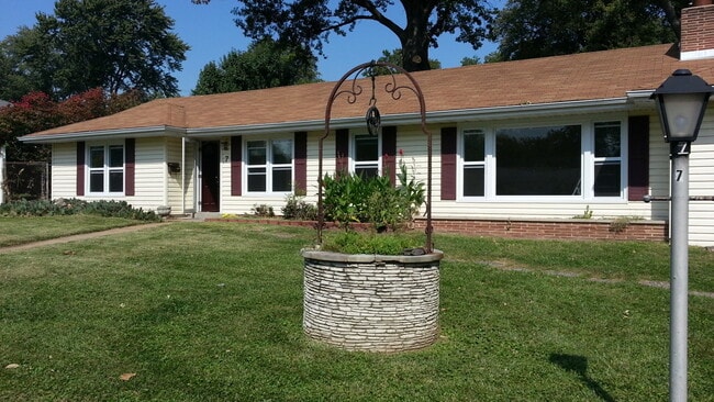 property at 7 Orchard Dr