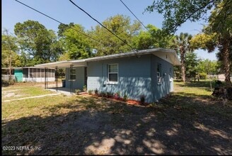 2513 Spirea St in Jacksonville, FL - Building Photo - Building Photo