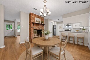 315 Hollywood Dr in Conroe, TX - Building Photo
