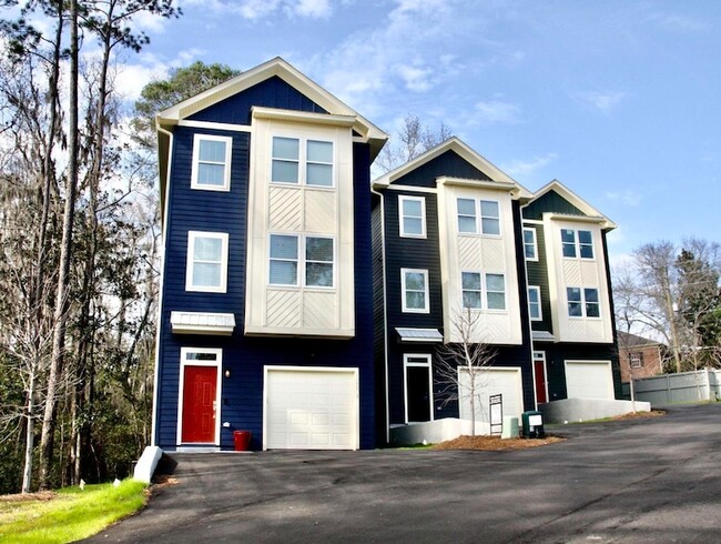 property at 1577 Metropolitan Blvd