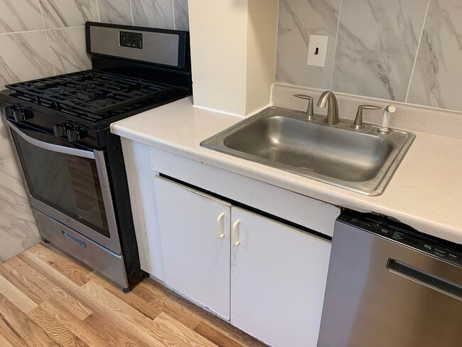 21 Dane Ave, Unit 1