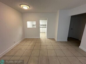 3408 Riverside Dr in Coral Springs, FL - Building Photo - Building Photo