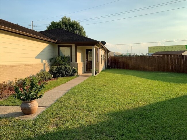 15506 Red Pine Ridge Way in Houston, TX - Foto de edificio - Building Photo