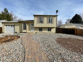2406 Bowen St in Longmont, CO - Building Photo