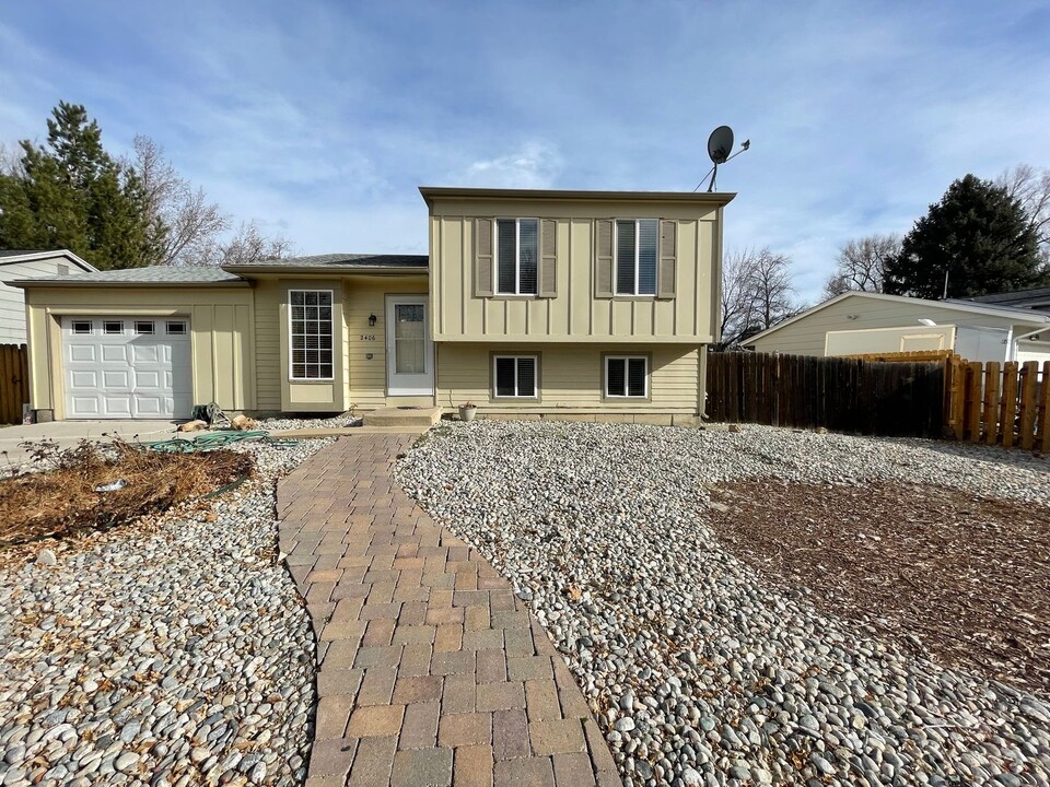 2406 Bowen St in Longmont, CO - Building Photo