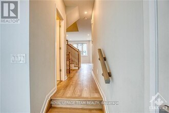 129 Natare Pl in Ottawa, ON - Building Photo - Building Photo