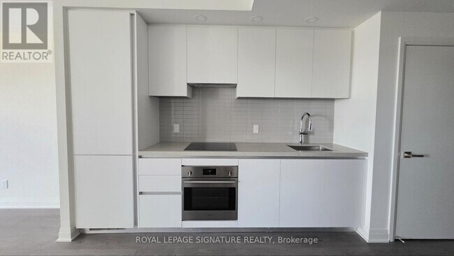 4015 The Exchange in Mississauga, ON - Building Photo - Building Photo