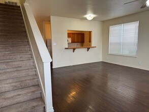 220 Sandstone Dr in Jarrell, TX - Foto de edificio - Building Photo