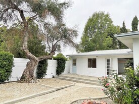 7624 Flight Ave in Los Angeles, CA - Building Photo