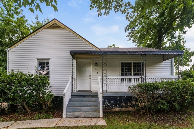 property at 1255 Skyhaven Rd SE