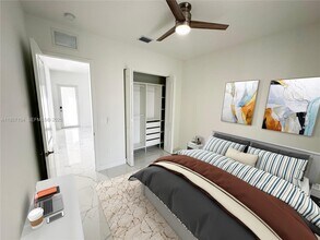 12347 Green Oak Dr in Davie, FL - Foto de edificio - Building Photo