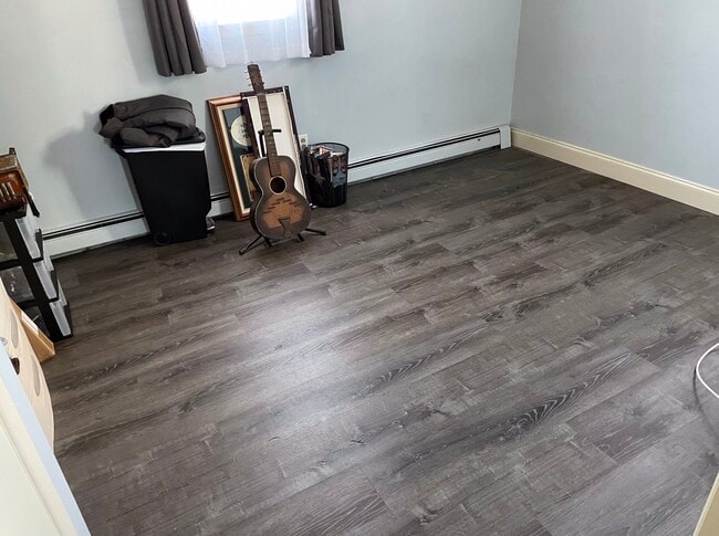 210 Carr Ave in Keansburg, NJ - Foto de edificio - Building Photo