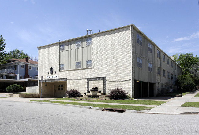 Grecian Apartments in Tulsa, OK - Building Photo - Building Photo