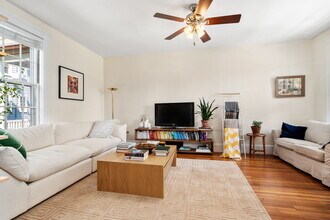 27 N Gate Park, Unit 27 Northgate Park in Newton, MA - Foto de edificio - Building Photo