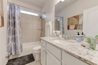 3703 McCleland Crk Trl in Temple, TX - Foto de edificio - Building Photo