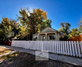 619 E Monument St in Colorado Springs, CO - Building Photo - Building Photo