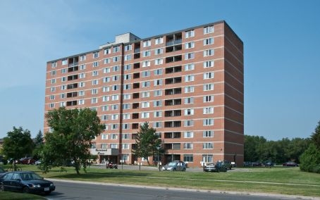 Tarawood Place in Peterborough, ON - Building Photo