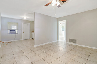 308 Tarpon Dr in Cape Coral, FL - Building Photo - Building Photo