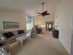 3102 Windrush Bourne in Sarasota, FL - Building Photo - Building Photo