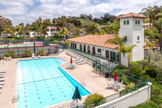 Mission Point Townhomes in Oceanside, CA - Foto de edificio - Building Photo
